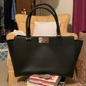 Spacious leather purse